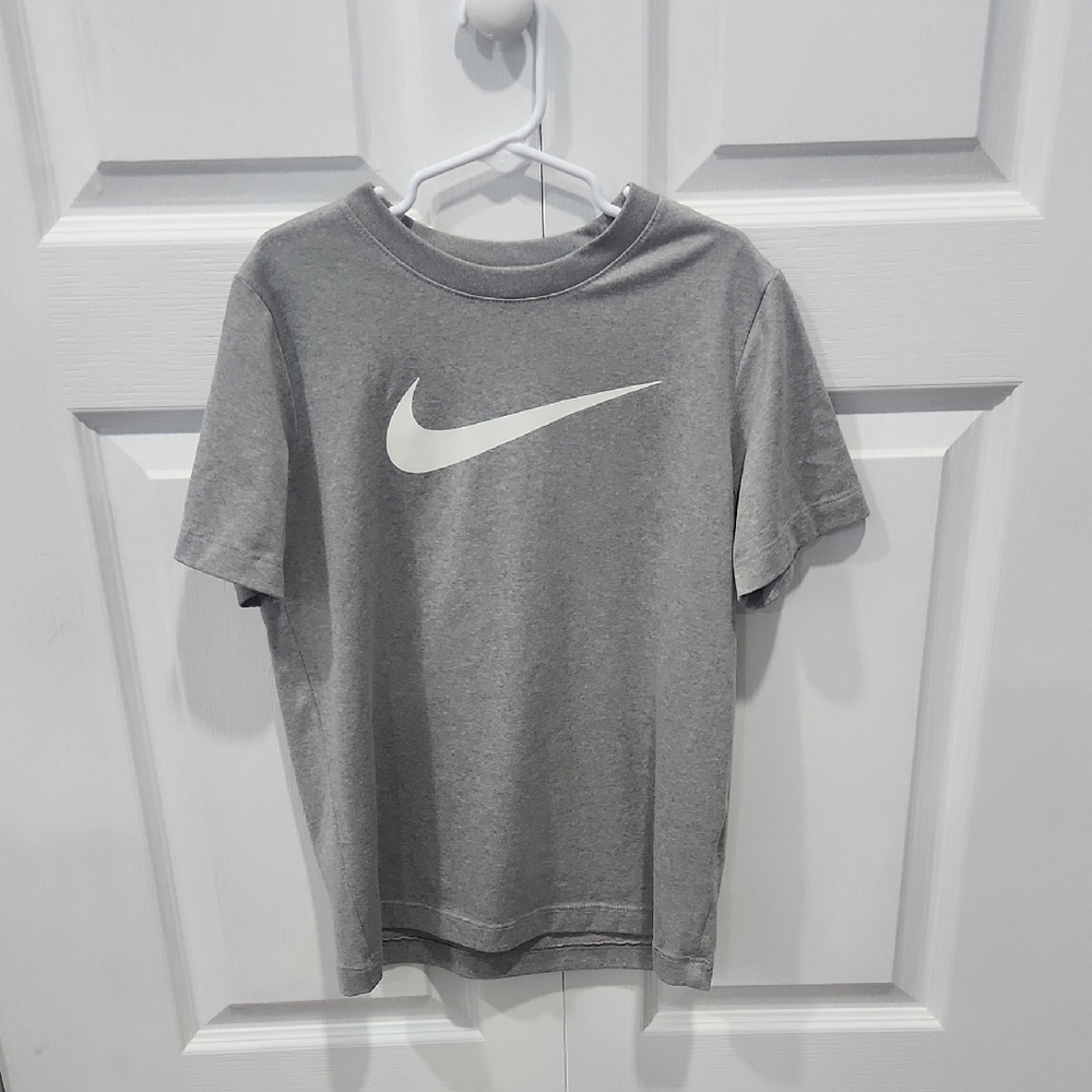 Nike Gray Short Sleeve Kids Tee